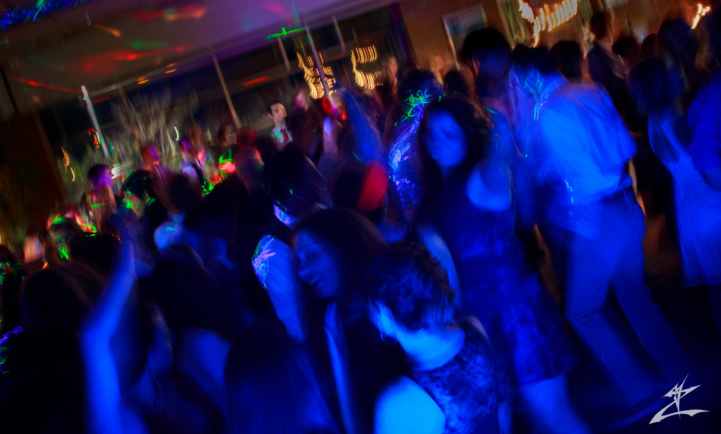 How to Throw the Perfect College Dorm Party?